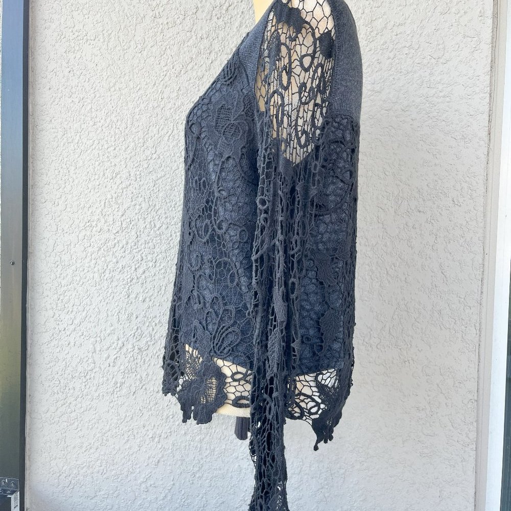 Free People Pretty Rad Lace Split Back Sweater Sz S Gray Crochet - Picture 9 of 16